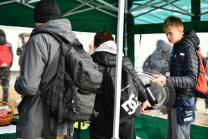 policjanci, strażnicy graniczni i uczniowie