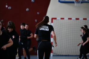 policjanci, strażnicy graniczni i uczniowie