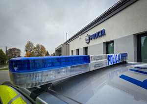 światła uprzywilejowane na dachu radiowozu