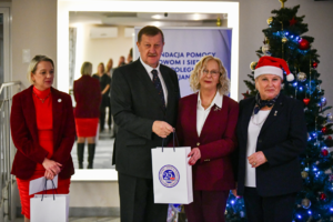 Wigilia z podopiecznymi Fundacji Pomocy Wdowom i Sierotom po Poległych Policjantach