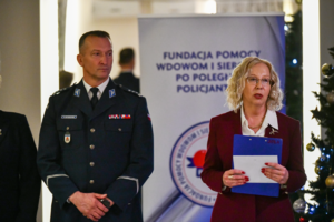 Wigilia z podopiecznymi Fundacji Pomocy Wdowom i Sierotom po Poległych Policjantach