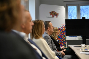 jury podczas wybierania prac