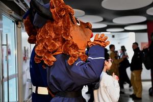 Podlascy policjanci z wizytą u najmłodszych pacjentów szpitala dziecięcego