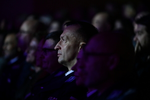 POLICJANCI I GOŚCIE NA KONCERCIE W FILHARMONII