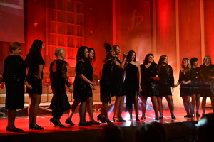 POLICJANCI I GOŚCIE NA KONCERCIE W FILHARMONII