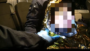 koc termiczny a pod nim osoba