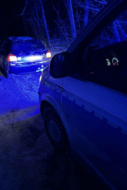 pojazd osobowy i radiowóz