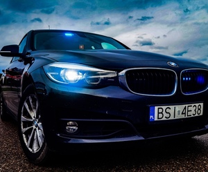 radiowóz nieoznakowany