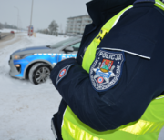 policjant tle radiowóz