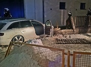 pojazd i w tle budynek