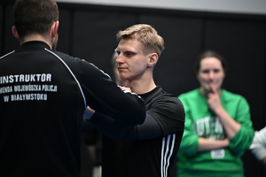 policjanci szkolą medyków