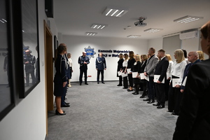 Uroczystość z okazji Święta Służby Cywilnej
policjanci i pracownicy w sali