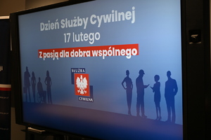 Uroczystość z okazji Święta Służby Cywilnej
policjanci i pracownicy w sali