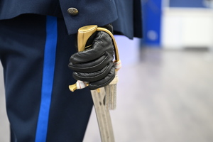 policjacni podczas zakonczenia