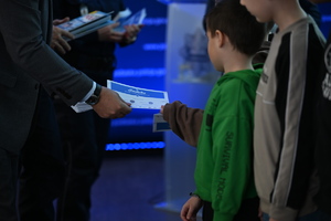 Inauguracja V edycji akcji pn. „Dziecięca Szkoła Bezpieczeństwa” policjanci i dzieci