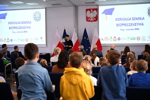 Inauguracja V edycji akcji pn. „Dziecięca Szkoła Bezpieczeństwa” policjanci i dzieci