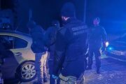 policjanci ze strażą graniczną zatrzymali osoby