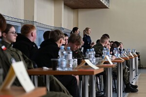 "NA SPORTOWO Z CZYSTĄ GŁOWĄ" TURNIEJ KLAS MUNDUROWYCH - uczestnicy oraz organizatorzy