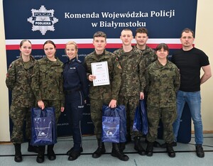 "NA SPORTOWO Z CZYSTĄ GŁOWĄ" TURNIEJ KLAS MUNDUROWYCH - uczestnicy oraz organizatorzy