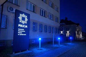 podświetlone budynki na niebiesko