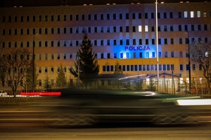 podświetlone budynki na niebiesko