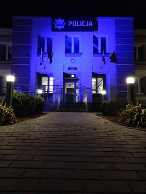 podświetlone budynki na niebiesko