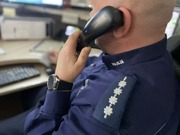 Polijant siedz z telefonem