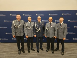 policjanci podczas uroczystości