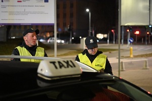 KONTROLE TAKSÓWEK - WSPÓLNA AKCJA POLICJI, INSPEKCJI TRANSPORTU DROGOWEGO, Strazy Granicznej i KAS
