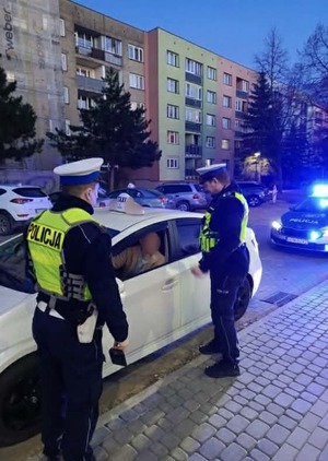 KONTROLE TAKSÓWEK - WSPÓLNA AKCJA POLICJI, INSPEKCJI TRANSPORTU DROGOWEGO, Strazy Granicznej i KAS