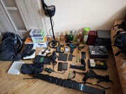 różne przedmioty na podłodze