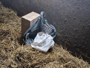 zabezpieczone kartony z papierosami
