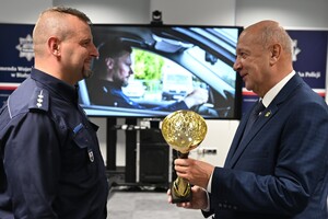 WYRÓŻNIENIA DLA NAJLEPSZYCH POLICJANTÓW RUCHU DROGOWEGO