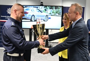 WYRÓŻNIENIA DLA NAJLEPSZYCH POLICJANTÓW RUCHU DROGOWEGO