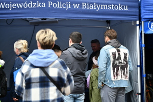 noc muzeów pokazy policyjne i stoiska promocyjne