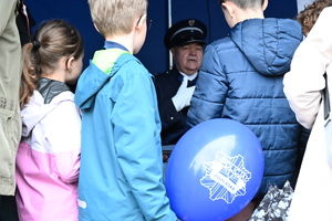 noc muzeum, pokazy policjantów i stoiska profilaktyczne