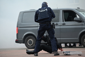 noc muzeum, pokazy policjantów i stoiska profilaktyczne