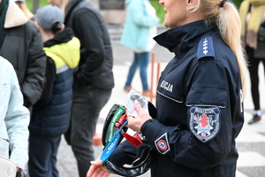 noc muzeum, pokazy policjantów i stoiska profilaktyczne