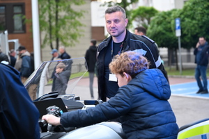noc muzeum, pokazy policjantów i stoiska profilaktyczne