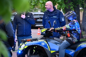 noc muzeum, pokazy policjantów i stoiska profilaktyczne