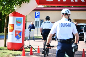 policjanci podczas zawodów