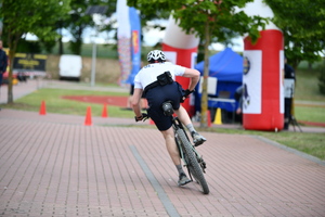 policjanci podczas zawodów