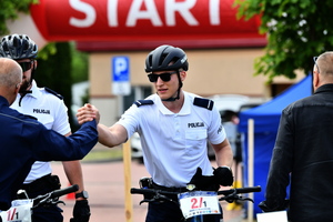 policjanci podczas zawodów