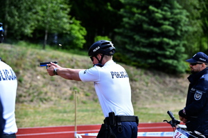 policjanci podczas zawodów