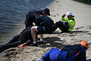 policjanci podczas zawodów