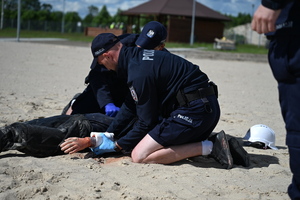 policjanci podczas zawodów