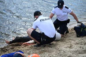 policjanci podczas zawodów