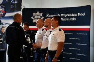 uroczystość zakończenia zawodów, wręczanie pucharów, medali