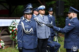 policjanci podczas uroczystości