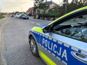policjanci prowadzą kontrole